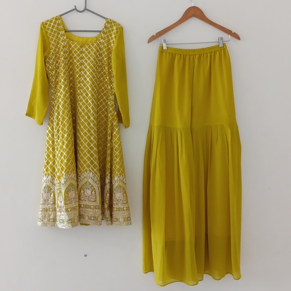 Other - Stunning Salwar Set with Top and pant